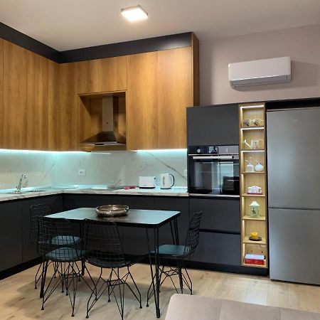 Lovely 1-Bedroom Condo In Tirana Wifi-Netflix-Ac Екстер'єр фото