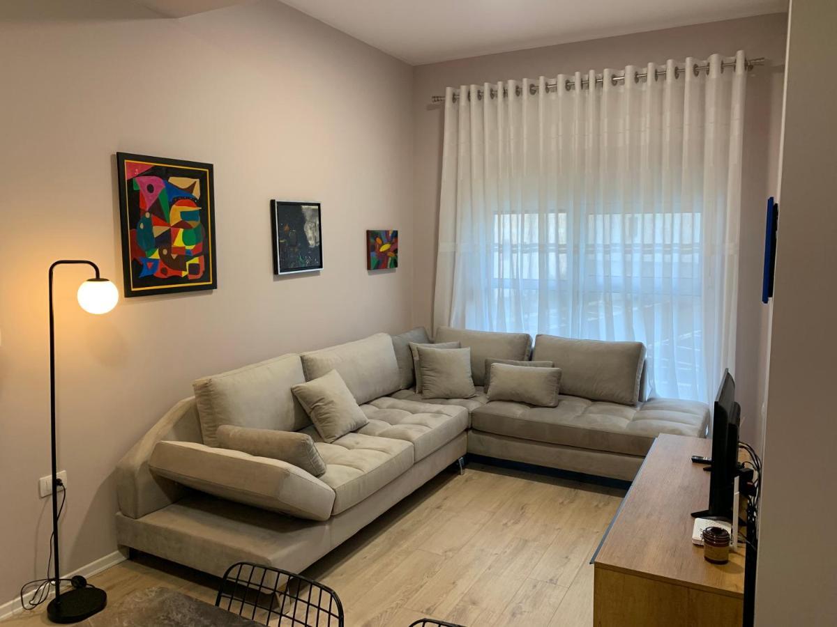 Lovely 1-Bedroom Condo In Tirana Wifi-Netflix-Ac Екстер'єр фото