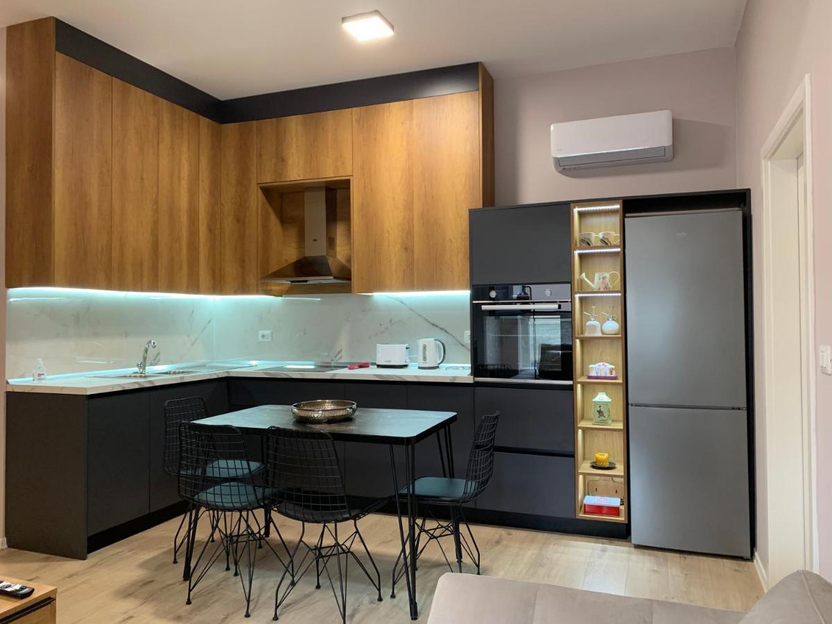 Lovely 1-Bedroom Condo In Tirana Wifi-Netflix-Ac Екстер'єр фото