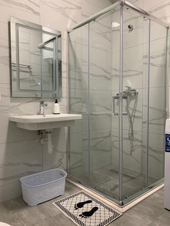Lovely 1-Bedroom Condo In Tirana Wifi-Netflix-Ac Екстер'єр фото